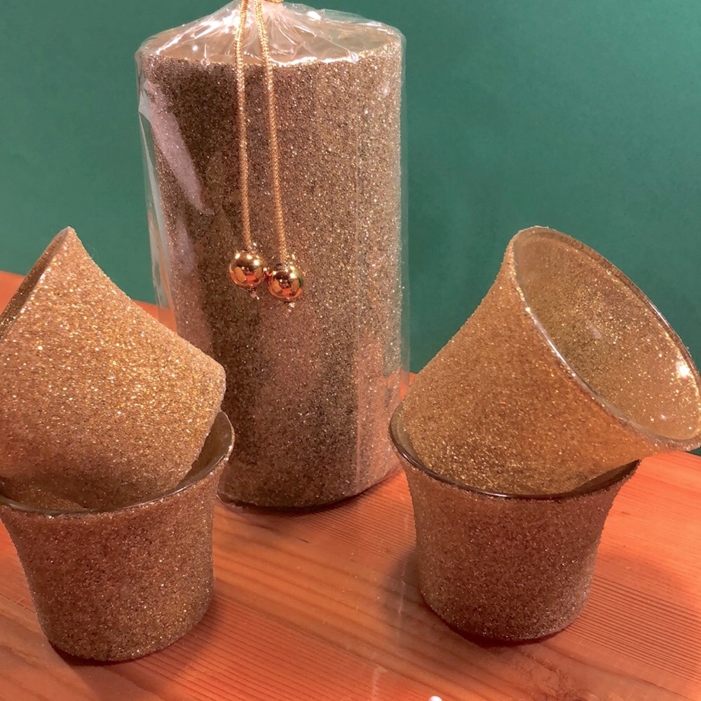 COPY - Gold 6” pillar candle and 4 gold votive/tea light cups